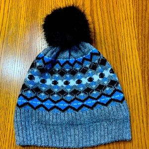 Ladies Vera Bradley beanie.